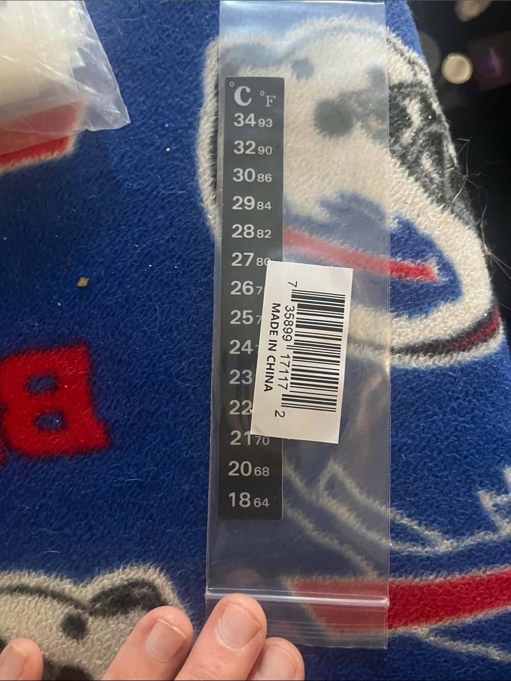 Fish tank thermometers